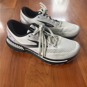 Brooks Adrenaline GTS Gray and Black Shoes
